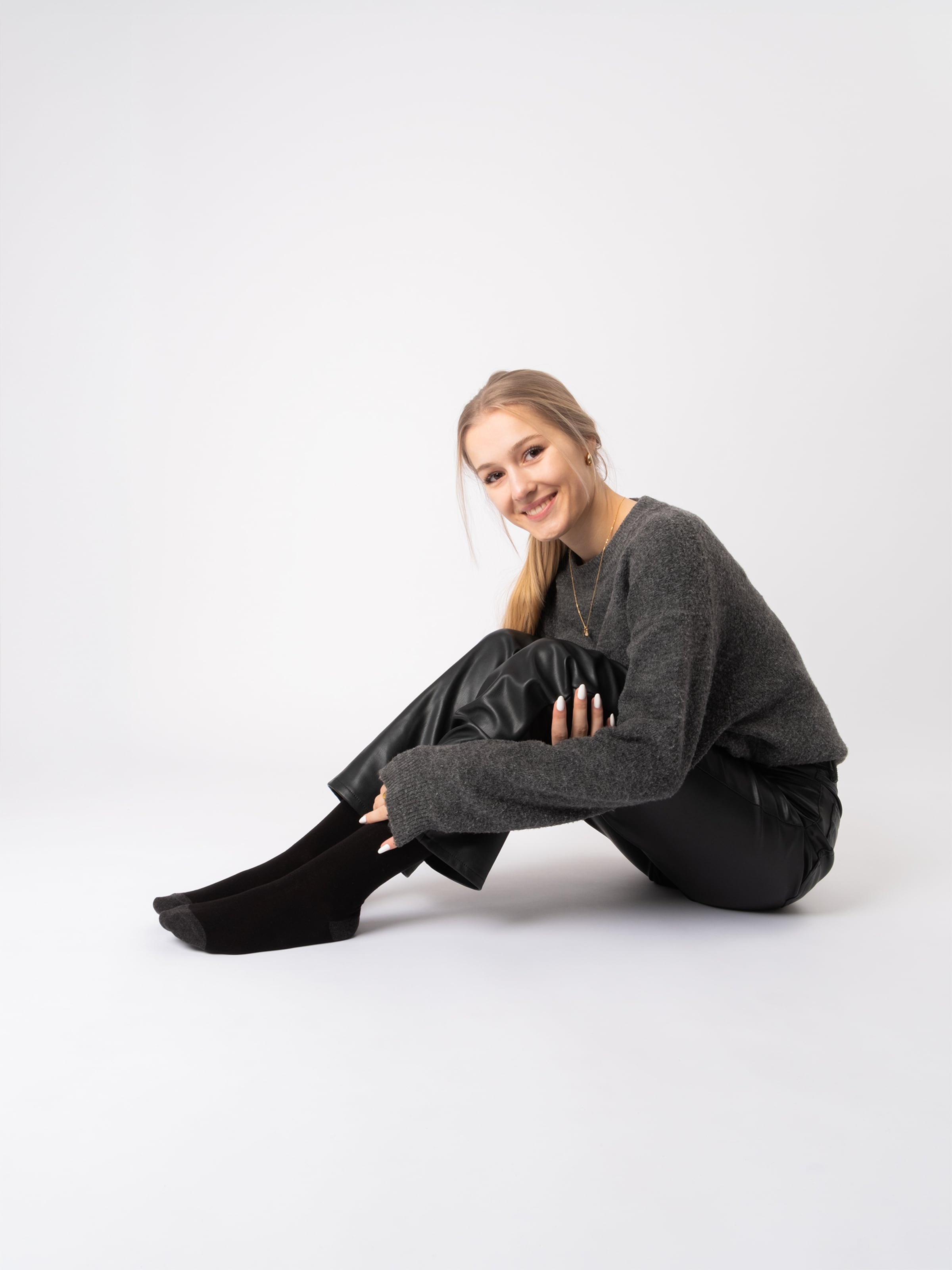 Occulto Socks 'Michaela' in Black