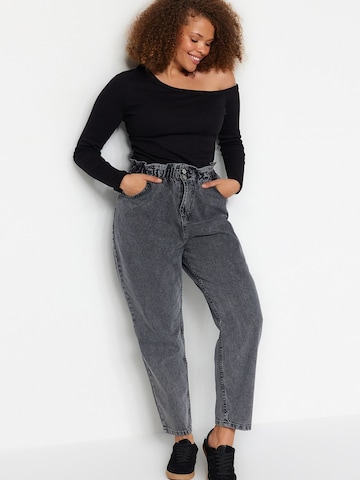 Trendyol Curve Regular Jeans in Grau