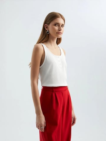 Top di Hiccup in bianco