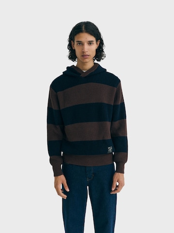 Thinking MU Pulóver 'Tobby' - barna: elől