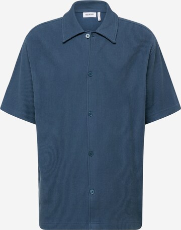 WEEKDAY Классический крой Рубашка в Синий: спереди