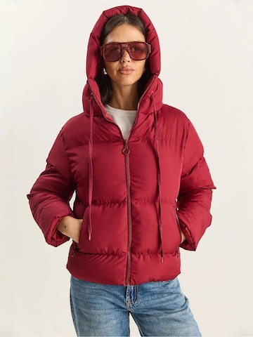 Bianco Lucci - Casaco de inverno em vermelho: frente