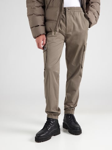 Calvin Klein Jeans Конический (Tapered) Брюки-карго в Серый: спереди