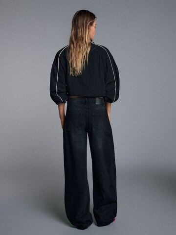 Bershka Vat Jeans in Zwart