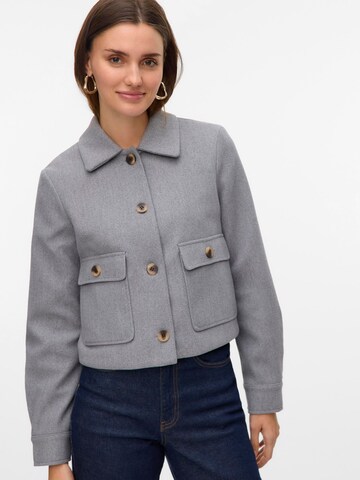Veste mi-saison 'VMCAYA' VERO MODA en gris