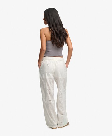 Loosefit Pantalon Superdry & Co en blanc