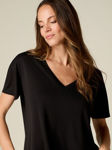 Maglietta di oltre in nero
