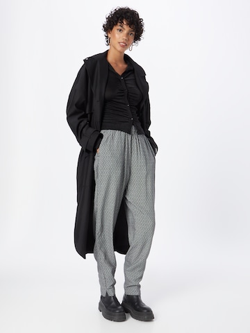Effilé Pantalon 'Ava' Lindex en gris