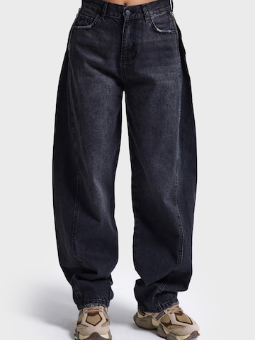 Barrel Jean 'ZIPPER BARREL BALLOON MID RISE JEANS - SOFT BLACK' IT'S BASIC en noir