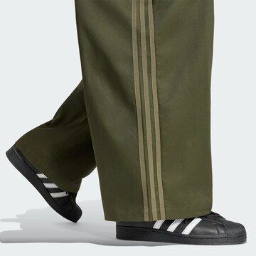 Loosefit Pantalon de sport ADIDAS ORIGINALS en vert