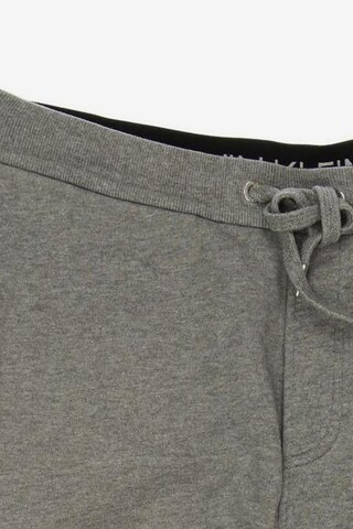 Calvin Klein Jeans Shorts in 34 in Grey