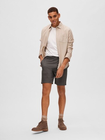 SELECTED HOMME Regular Shorts in Grau