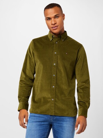 TOMMY HILFIGER - Ajuste regular Camisa en verde: frente