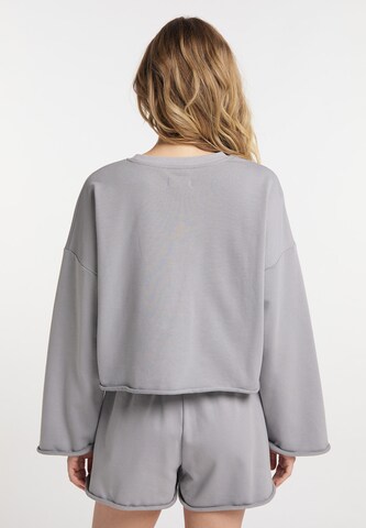 IZIA Sweat suit in Grey