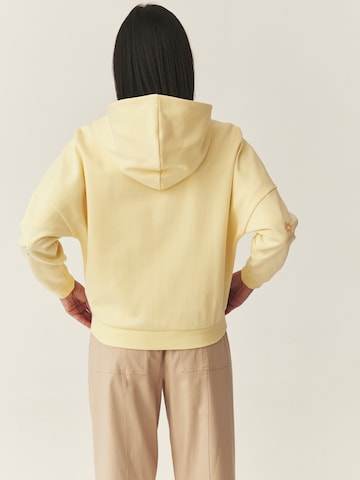 Hanorac 'Wing' de la TATUUM pe galben