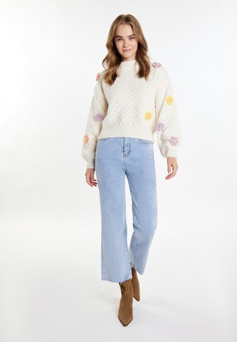 IZIA Sweater in White