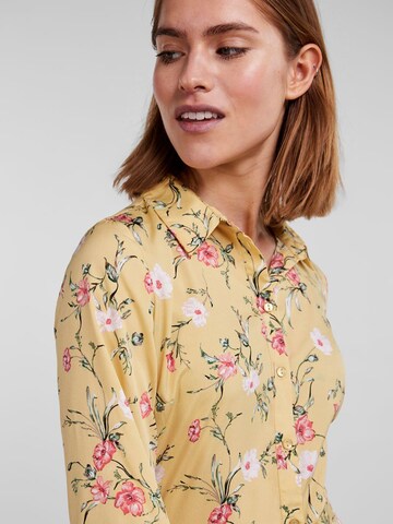 Abito camicia 'Glee' di PIECES in beige