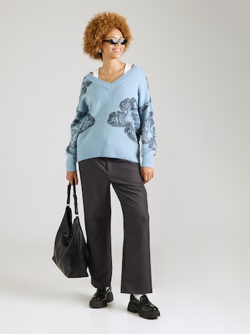 Vero Moda CurvePulover 'VMCFairly' - plava boja