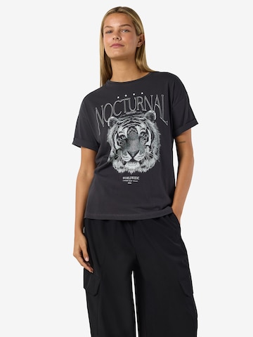 Maglietta 'NMBRANDY' di Noisy may in grigio