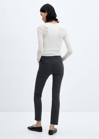 Coupe slim Pantalon 'Cola' MANGO en gris