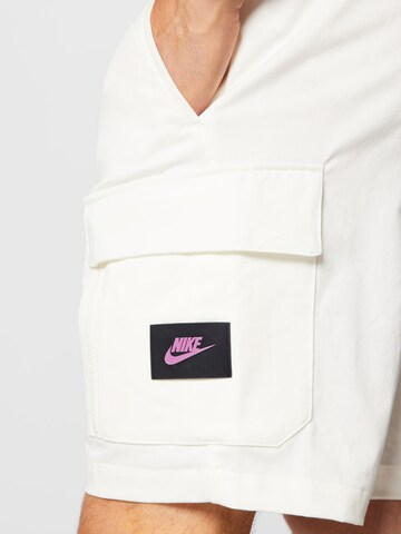 Regular Pantaloni de la Nike Sportswear pe alb