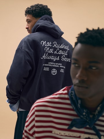 Bershka Sweatshirt in Blauw