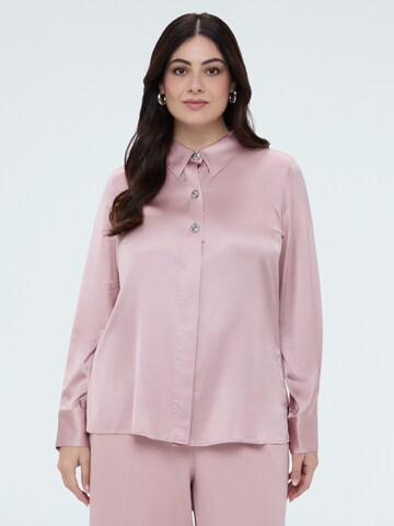 Fiorella Rubino Blouse in Pink: front