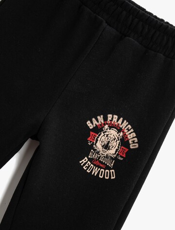 Koton Regular Sportbroek in Zwart