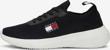 Tommy Jeans Sneakers in Black: front