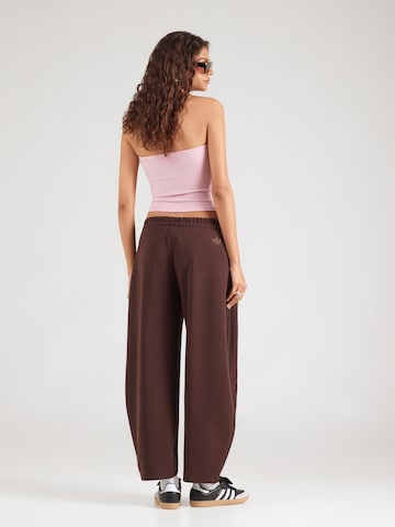 Barrel Pantalon ADIDAS ORIGINALS en marron