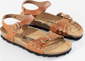 Bayton Sandalen met riem 'Eos' in Bruin