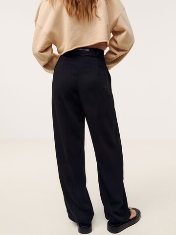 Kendall for ABOUT YOU Loose fit Pleat-Front Pants 'Ruby' in Black