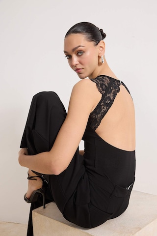 Trendyol Tričkové body – černá