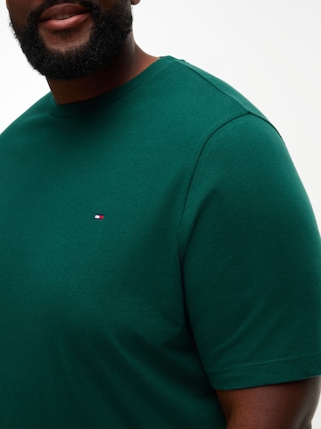 Tricou 'ESSENTIAL' de la TOMMY HILFIGER pe verde
