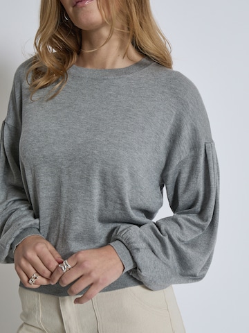 Pull-over 'Melea' minus en gris