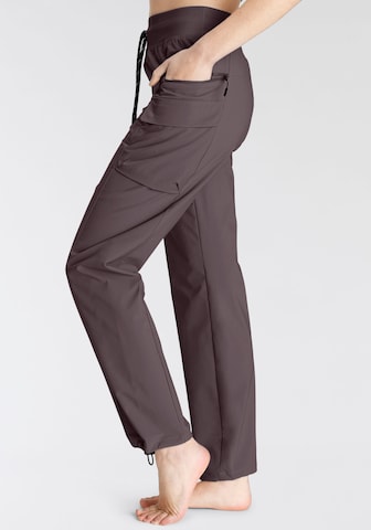 regular Pantaloni per outdoor di LASCANA ACTIVE in grigio