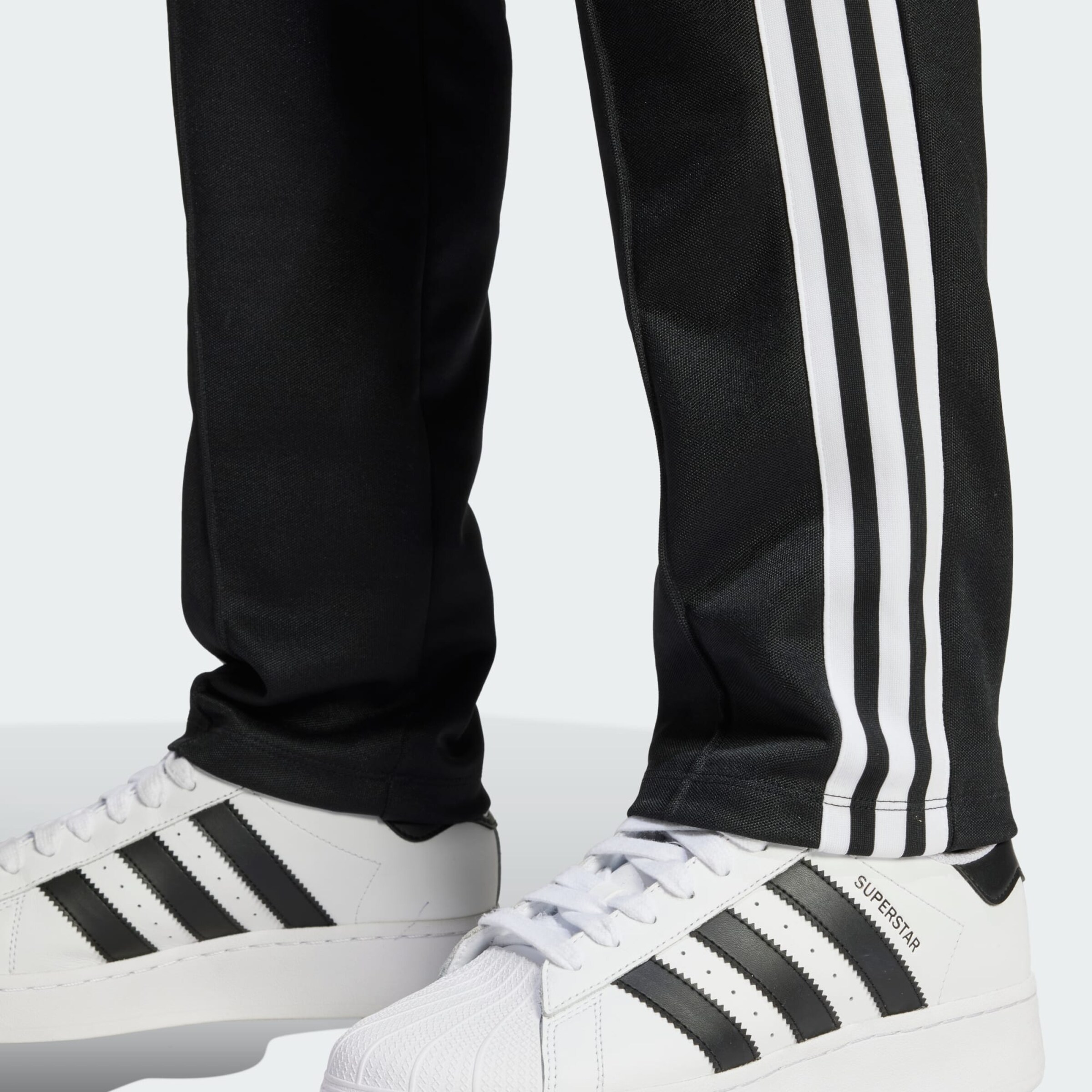ADIDAS ORIGINALS Regular Broek Montreal in Zwart ABOUT YOU