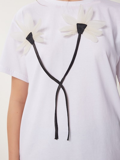 Happiness İstanbul T-shirt en noir / blanc, Vue avec produit