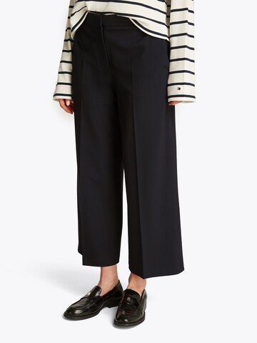 Wide leg Pantaloni con piega frontale di TOMMY HILFIGER in nero: frontale
