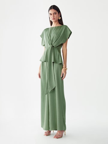 Salopeta 'Vella' de la Willa pe verde