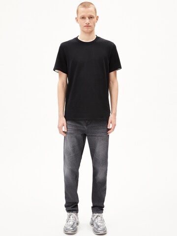 ARMEDANGELS Regular Jeans 'Arjo Tarpa' in Grau