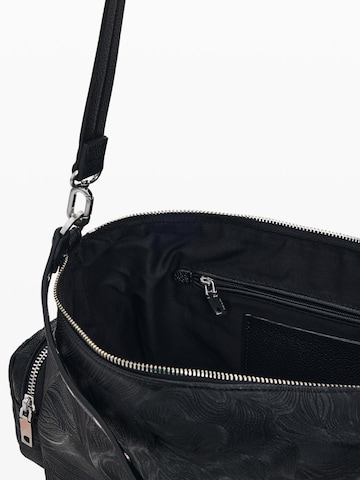 Poșete de la Desigual pe negru