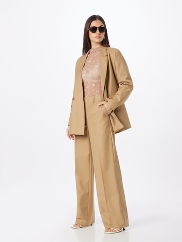 Sofie Schnoor Wide leg Trousers with creases in Beige