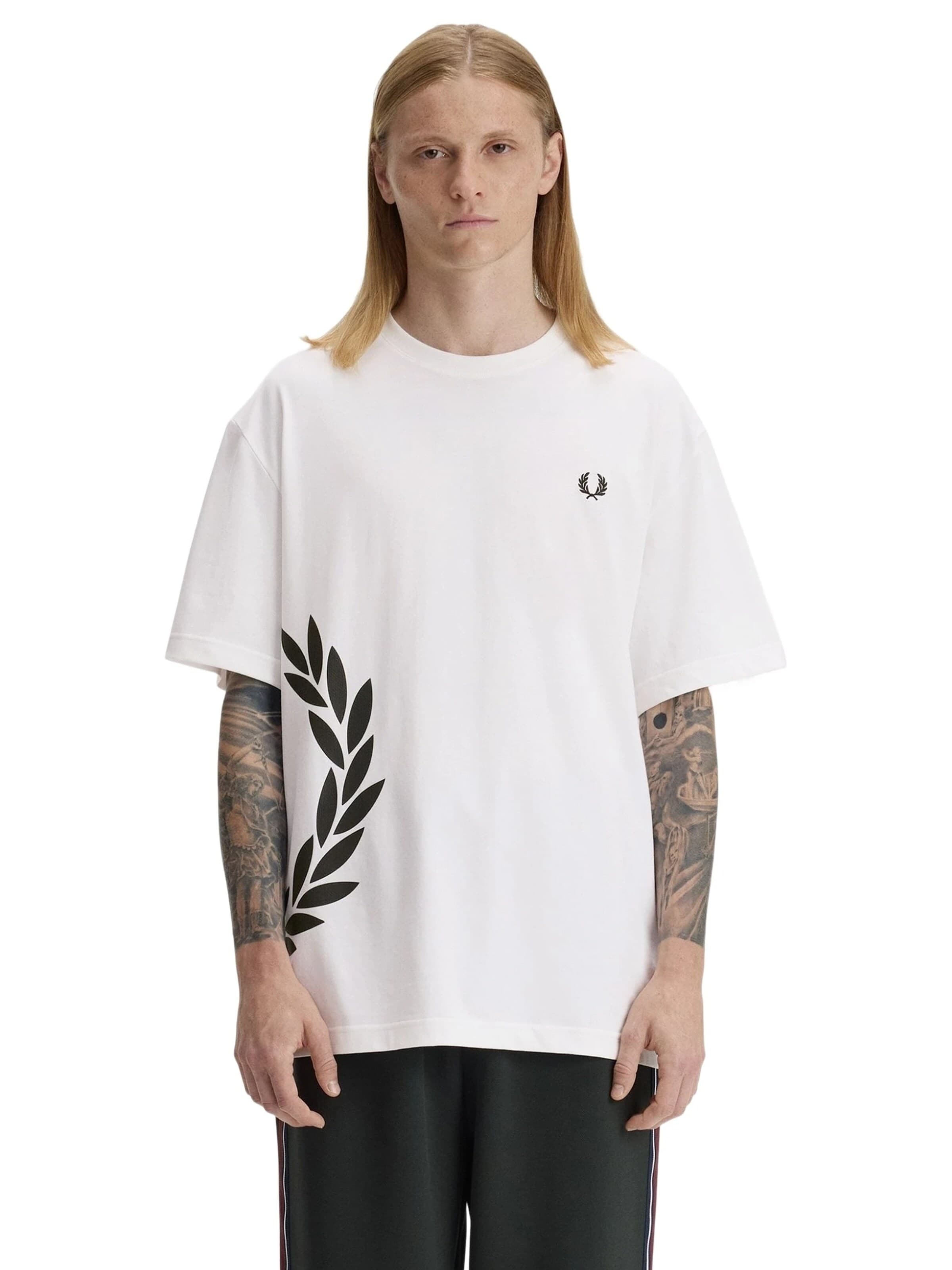 Fred Perry Koszulka 'Camiseta fred perry blanca textured laurel wreath tee' w kolorze biały
