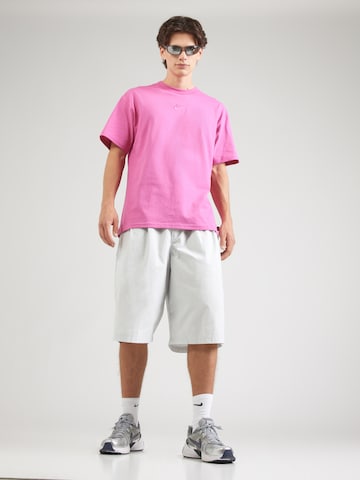 Nike Sportswear Shirt 'Premium Essentials' in Pink