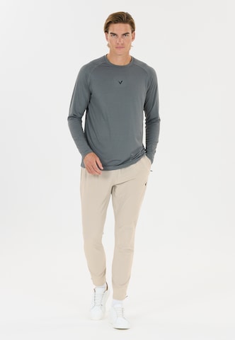 Virtus Tapered Sweathose 'Michi' in Weiß