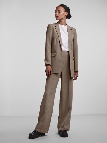 PIECES Blazer 'Bossy' in Braun