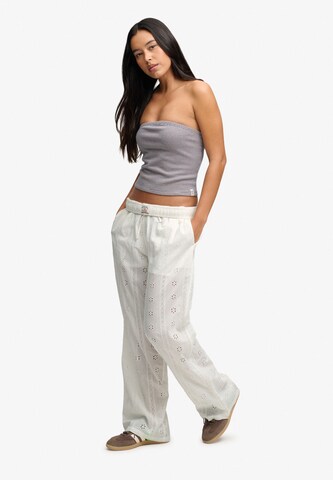 Loosefit Pantalon Superdry & Co en blanc