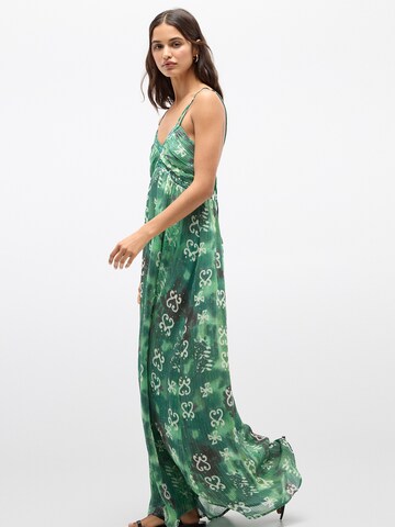 Pull&Bear Sommerkleid in Grün