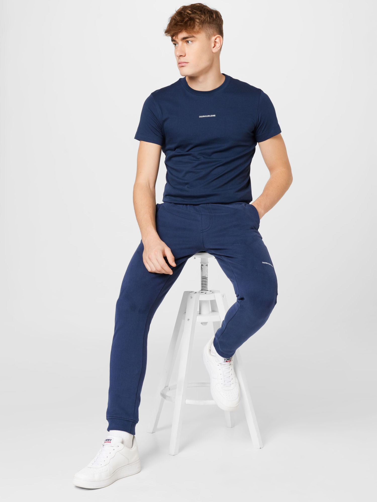 Uomo Abbigliamento Calvin Klein Jeans Maglietta in Blu Scuro 